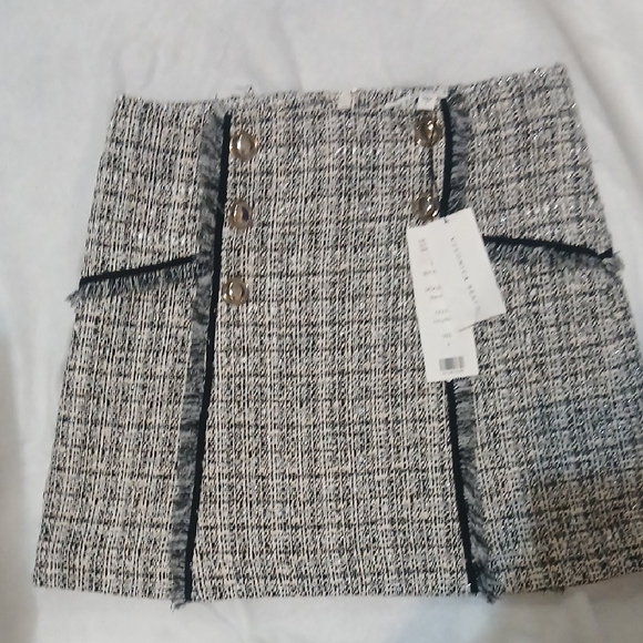 Veronica Beard Dresses & Skirts - Veronica Beard Black & White Tweed Mini Skirt with Gold Buttons